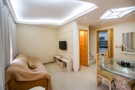 Casa de condomínio à venda com 115m², 2 quartos e 2 vagasSala