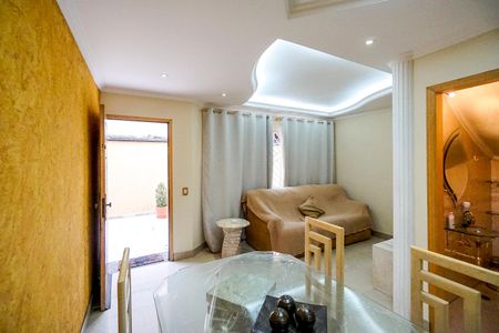 Casa de condomínio à venda com 115m², 2 quartos e 2 vagasSala