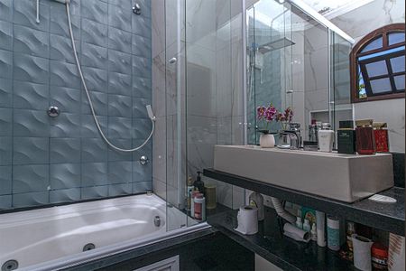 Casa à venda com 360m², 2 quartos e 3 vagasBanheiro da Suíte