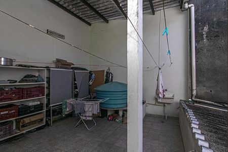 Casa à venda com 360m², 2 quartos e 3 vagasTerraço