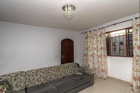 Casa à venda com 360m², 2 quartos e 3 vagasSala