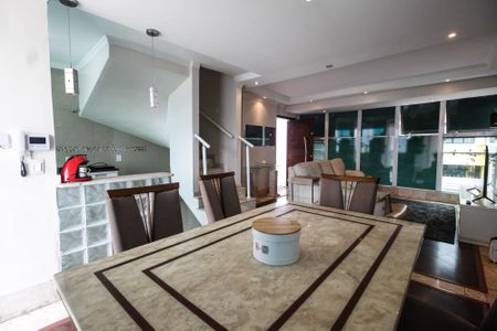 Casa à venda com 208m², 3 quartos e 4 vagasSala