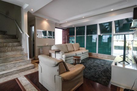 Casa à venda com 208m², 3 quartos e 4 vagasSala