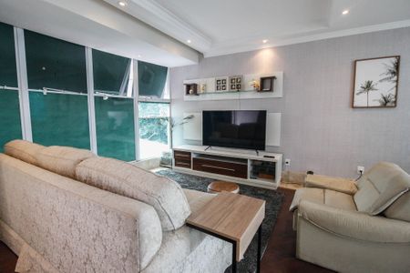 Casa à venda com 208m², 3 quartos e 4 vagasSala