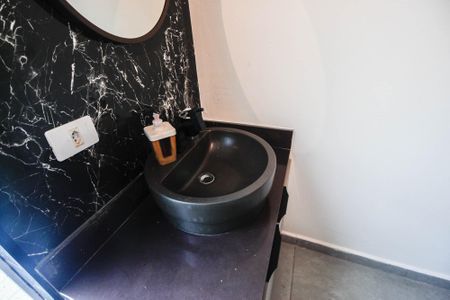 Casa à venda com 208m², 3 quartos e 4 vagasBanheiro Social