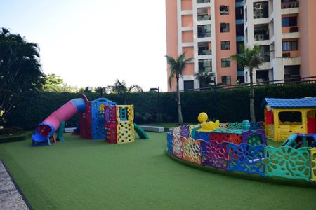 Apartamento à venda com 120m², 3 quartos e 2 vagasÁrea comum - Playground