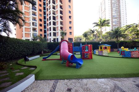 Apartamento à venda com 120m², 3 quartos e 2 vagasÁrea comum - Playground