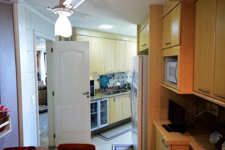 Apartamento à venda com 120m², 3 quartos e 2 vagasCozinha