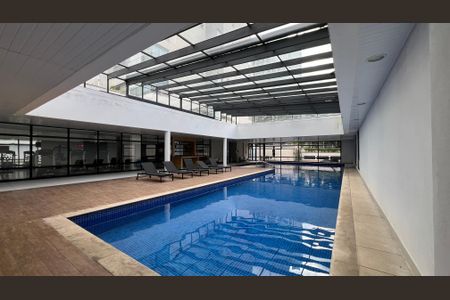 Studio à venda com 57m², 1 quarto e 1 vaga Studio à venda com 57m², 1 quarto e 1 vagaPiscina