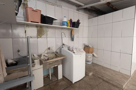 Casa à venda com 250m², 3 quartos e 4 vagasQuintal / Área de serviço