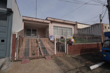 Casa à venda com 250m², 3 quartos e 4 vagasFachada / Plaquinha