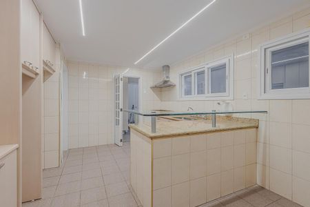 Casa para alugar com 250m², 5 quartos e 5 vagasCozinha