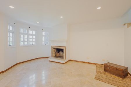 Casa para alugar com 250m², 5 quartos e 5 vagasSala