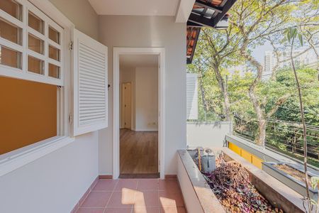 Casa para alugar com 250m², 5 quartos e 5 vagasVaranda da Suíte 5