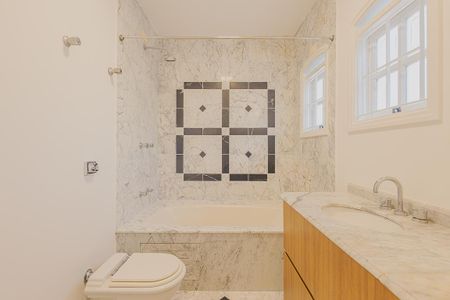 Casa para alugar com 250m², 5 quartos e 5 vagasBanheiro da Suíte 5