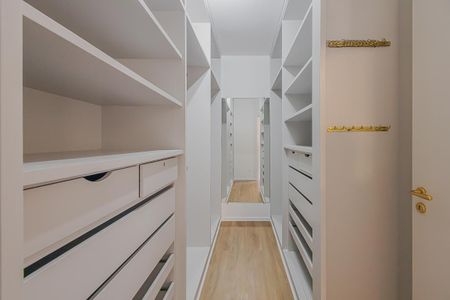 Casa para alugar com 250m², 5 quartos e 5 vagasCloset da Suíte 5