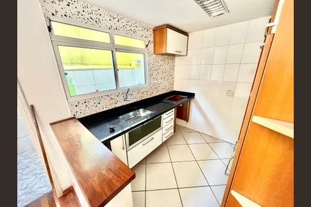 Casa de condomínio para alugar com 133m², 3 quartos e 2 vagas Casa de condomínio para alugar com 133m², 3 quartos e 2 vagasCozinha