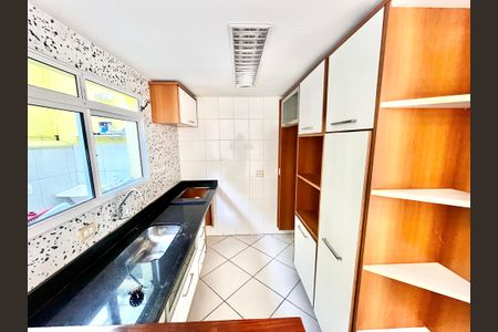 Casa de condomínio para alugar com 133m², 3 quartos e 2 vagas Casa de condomínio para alugar com 133m², 3 quartos e 2 vagasCozinha