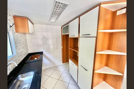 Casa de condomínio para alugar com 133m², 3 quartos e 2 vagas Casa de condomínio para alugar com 133m², 3 quartos e 2 vagasCozinha