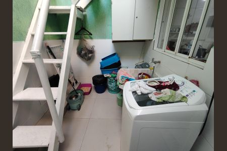 Casa à venda com 100m², 3 quartos e 1 vagaÁrea de Serviço