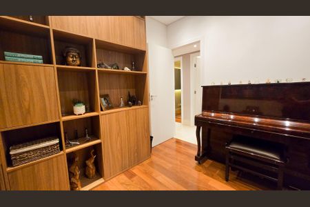 Apartamento à venda com 186m², 4 quartos e 4 vagasQuarto 