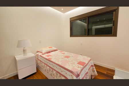 Apartamento à venda com 186m², 4 quartos e 4 vagasSuite 2