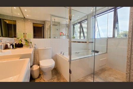 Apartamento à venda com 186m², 4 quartos e 4 vagasBanheiro Suite  Master