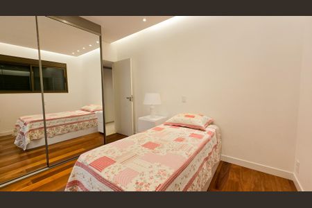 Apartamento à venda com 186m², 4 quartos e 4 vagas Suite 2