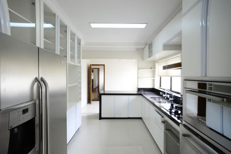 Apartamento à venda com 270m², 4 quartos e 4 vagasCozinha