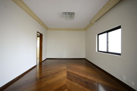 Apartamento à venda com 270m², 4 quartos e 4 vagasSala