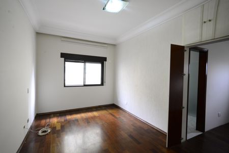 Apartamento à venda com 270m², 4 quartos e 4 vagasSuíte 2