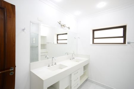 Apartamento à venda com 270m², 4 quartos e 4 vagasSuíte 2