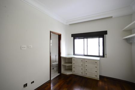 Apartamento à venda com 270m², 4 quartos e 4 vagasSuíte 1