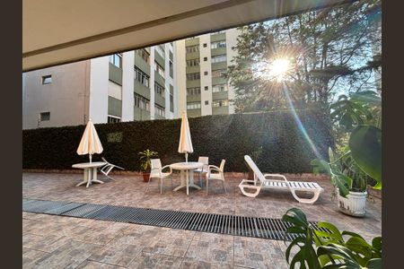 Apartamento à venda com 103m², 2 quartos e sem vagaÁrea comum