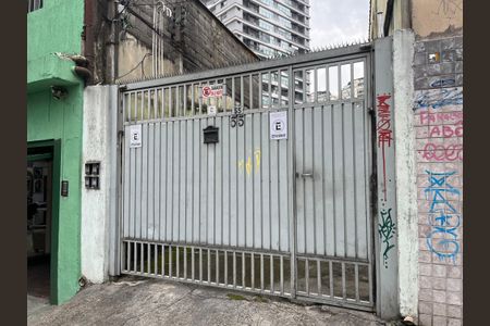 Casa à venda com 55m², 1 quarto e 2 vagas Casa à venda com 55m², 1 quarto e 2 vagasFachada