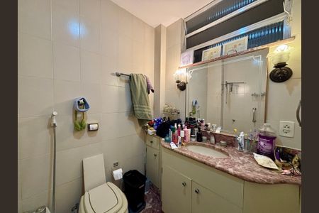 Apartamento à venda com 220m², 3 quartos e 1 vagaBanheiro social