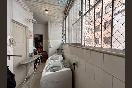 Apartamento à venda com 220m², 3 quartos e 1 vagaÁrea de serviço 