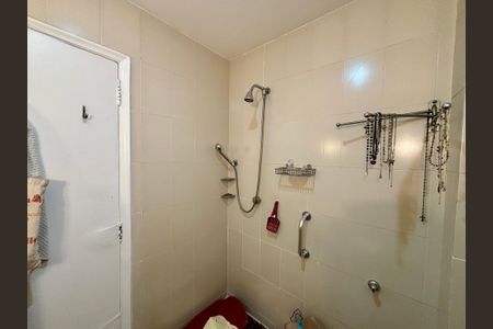 Apartamento à venda com 220m², 3 quartos e 1 vagaBanheiro social