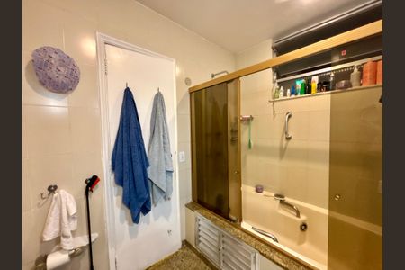 Apartamento à venda com 220m², 3 quartos e 1 vagaSuite