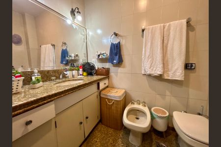 Apartamento à venda com 220m², 3 quartos e 1 vagaSuite