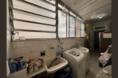 Apartamento à venda com 220m², 3 quartos e 1 vagaÁrea de serviço