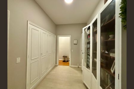 Apartamento à venda com 220m², 3 quartos e 1 vagaCorredor