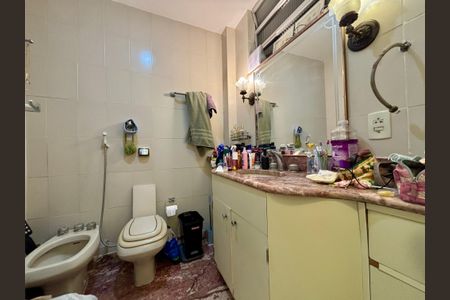 Apartamento à venda com 220m², 3 quartos e 1 vagaBanheiro social 