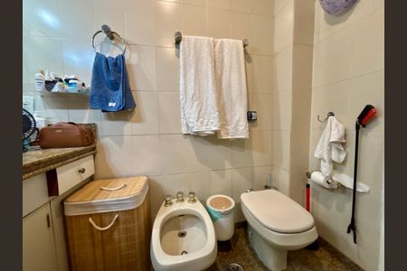 Apartamento à venda com 220m², 3 quartos e 1 vagaSuite