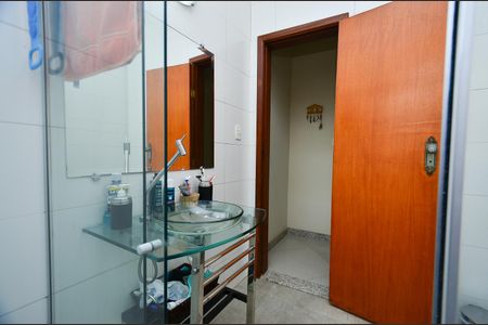 Casa à venda com 550m², 3 quartos e 3 vagas Casa à venda com 550m², 3 quartos e 3 vagasBanheiro Social