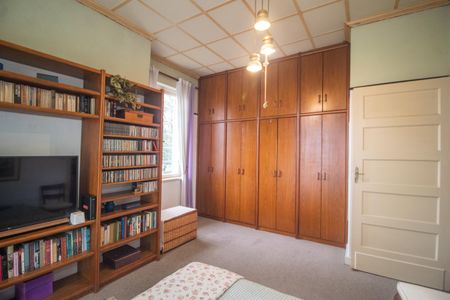 Casa à venda com 408m², 6 quartos e 2 vagasQuarto 5