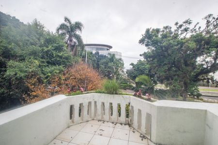 Casa à venda com 408m², 6 quartos e 2 vagasVista