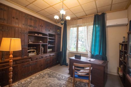 Casa à venda com 408m², 6 quartos e 2 vagasQuarto 4