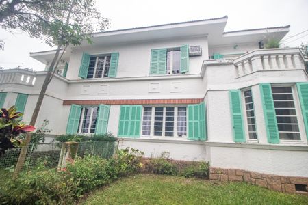 Casa à venda com 408m², 6 quartos e 2 vagasFachada
