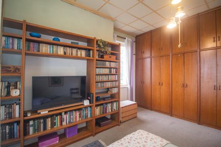 Casa à venda com 408m², 6 quartos e 2 vagasQuarto 5